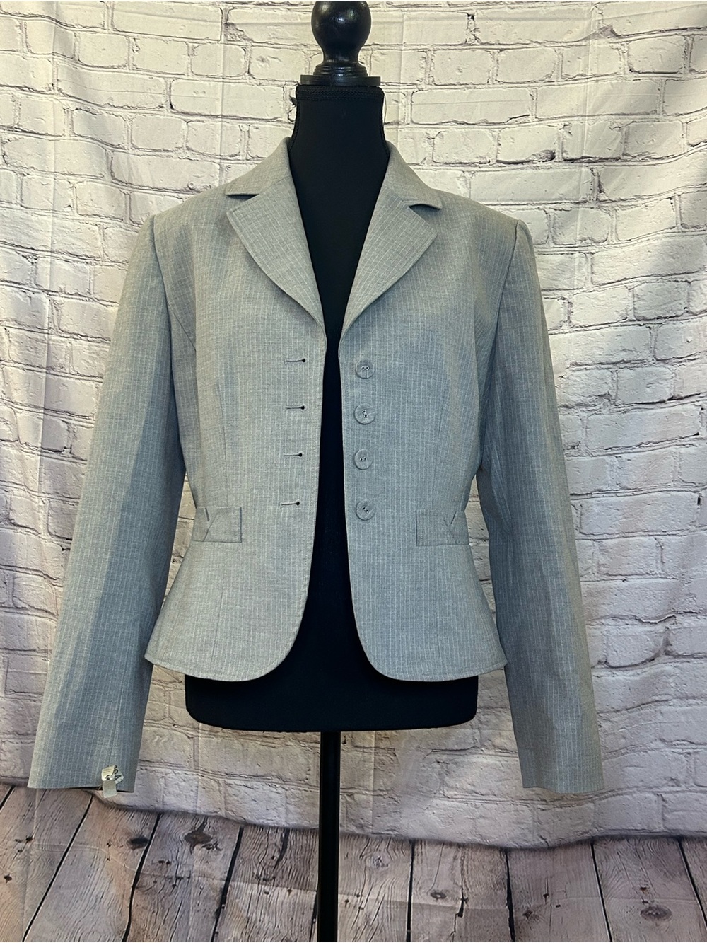 Tailored Light Gray Women's Blazer - Classic Notch Lapel